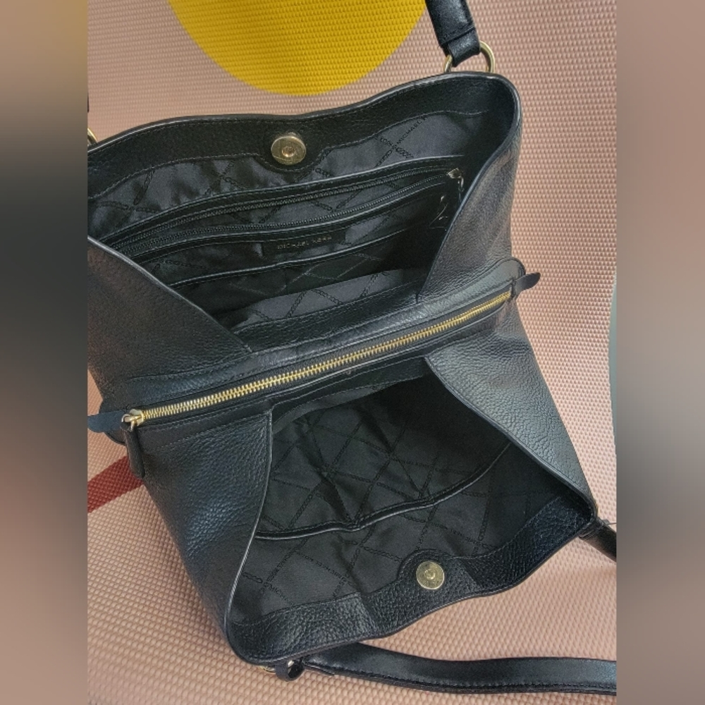 👑LOWSTART Excellent Used Condition Leather 3 Compartment MK Shouldebag - Picture 4 of 13